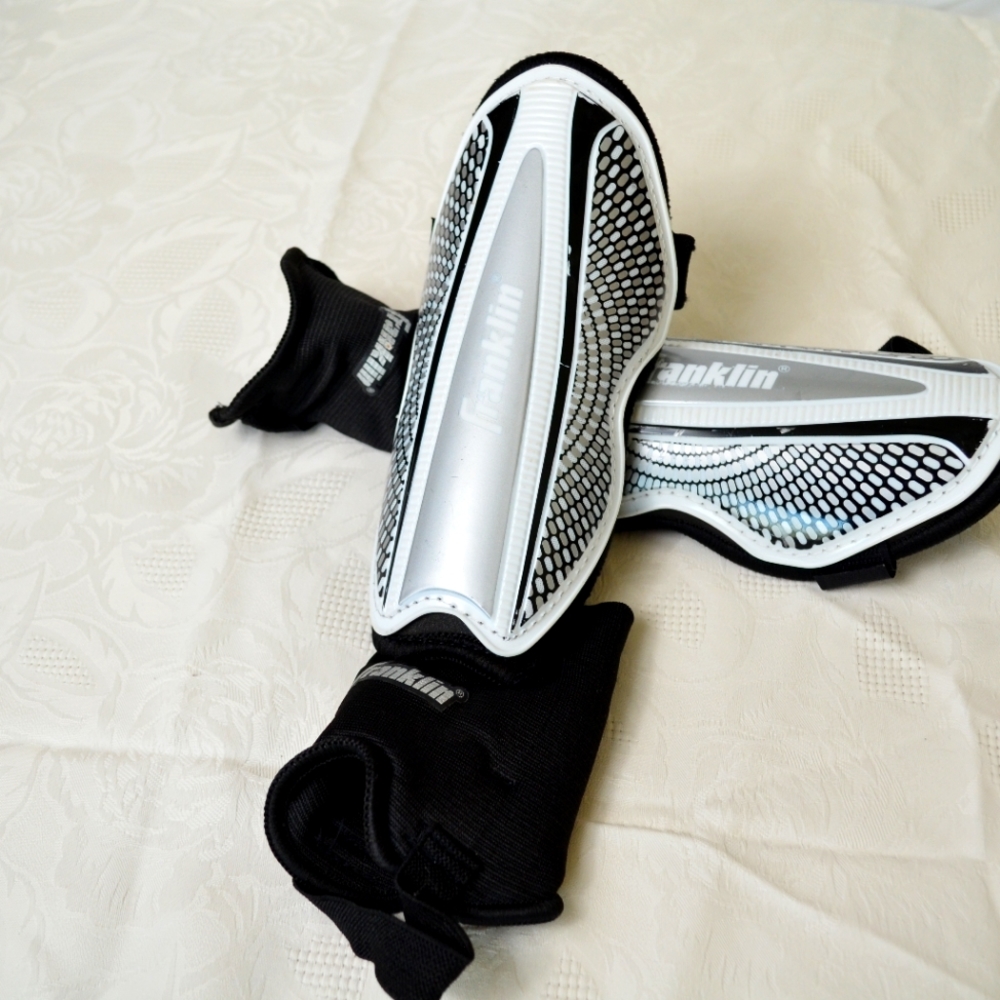 Franklin Soccer Shin Guards - Youth
